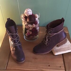 Sorrel Burgundy Lace up Ankle Boots- NWOB